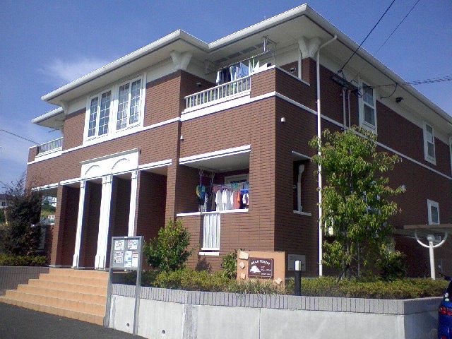 リア　フォーリストの物件外観写真