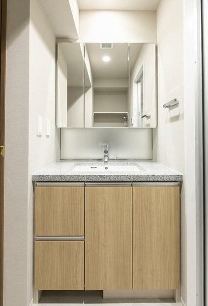 西新宿駅 徒歩5分 5階の物件内観写真