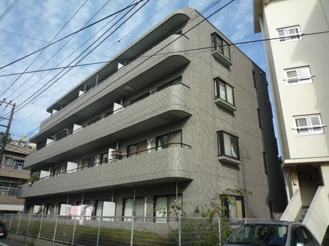 グランデュール富士見町A棟の物件外観写真