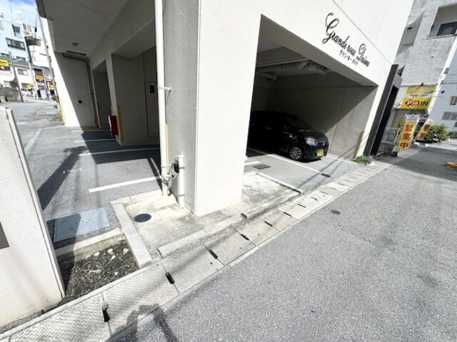 安里駅 徒歩3分 5階の物件外観写真