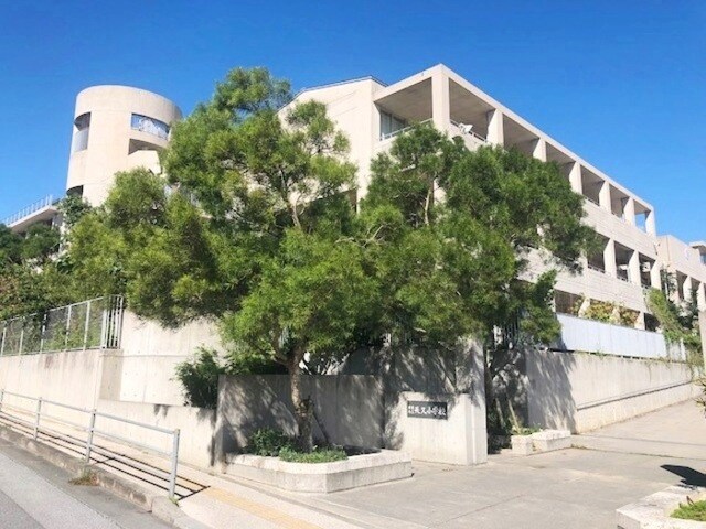 メゾン・クレールモンテ天久の物件外観写真