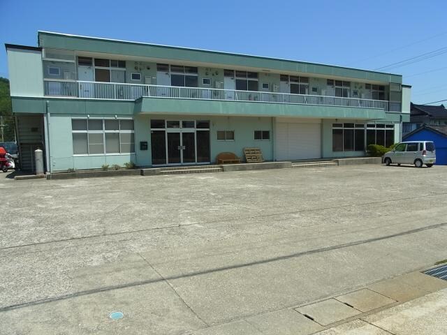 吉田マンションの物件外観写真