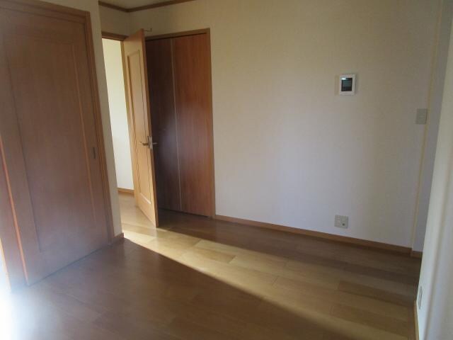 ウランタン弐番館の物件内観写真