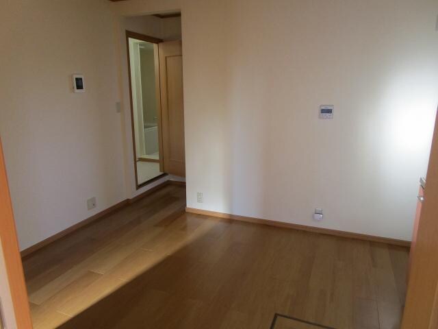 ウランタン弐番館の物件内観写真