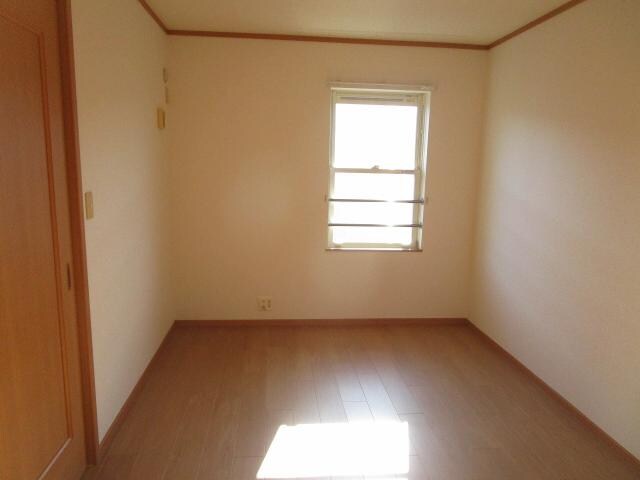 ウランタン弐番館の物件内観写真