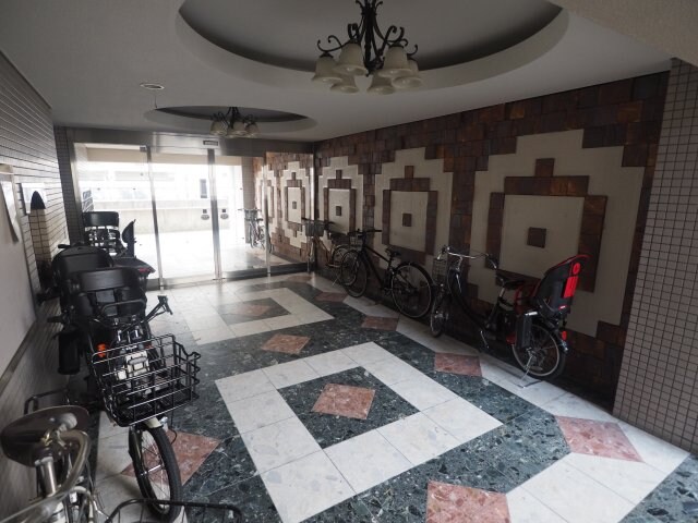 サンプラザ本山南の物件外観写真