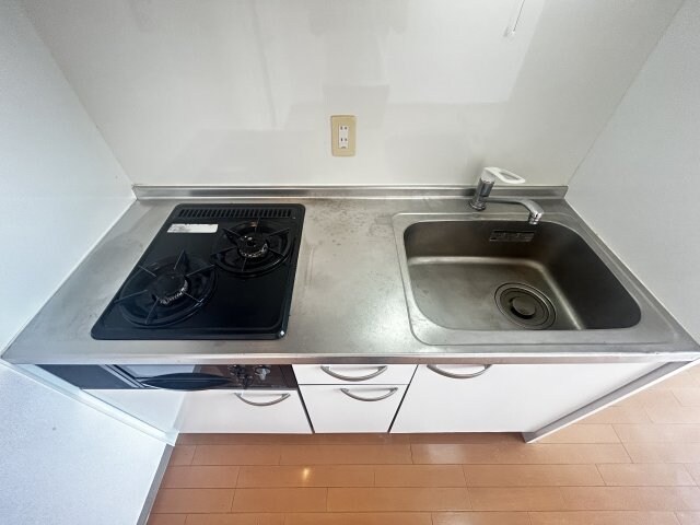 アネシスコート門口の物件内観写真