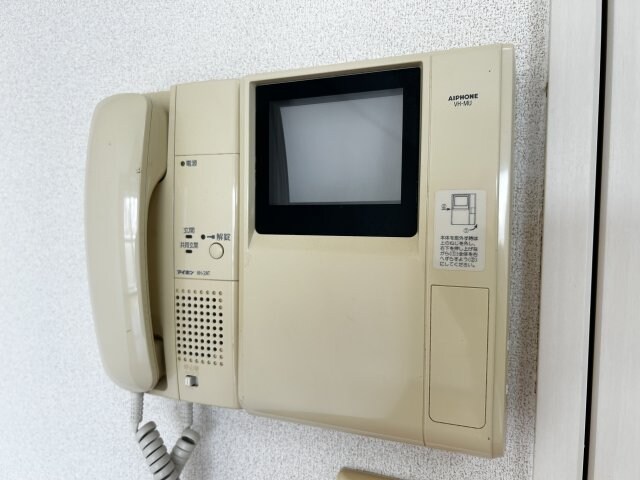 アネシスコート門口の物件内観写真