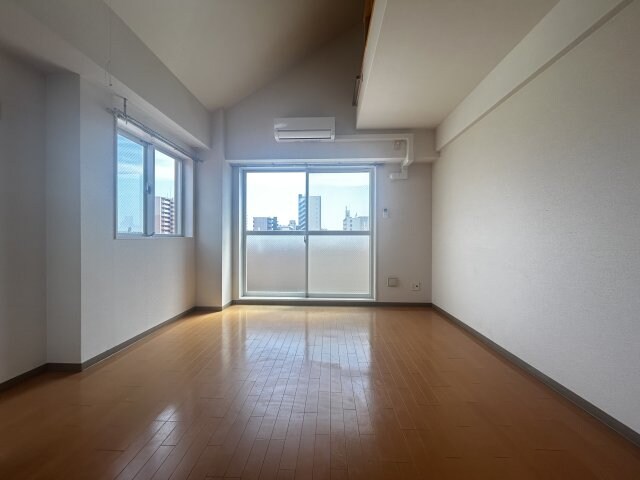 アネシスコート門口の物件内観写真