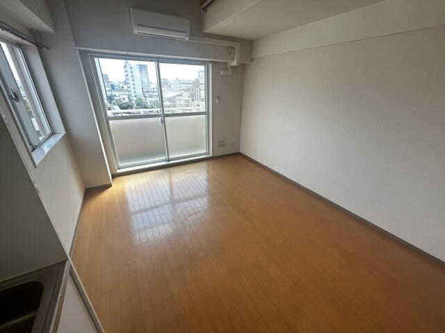 アネシスコート門口の物件内観写真