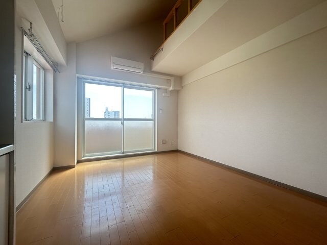 アネシスコート門口の物件内観写真