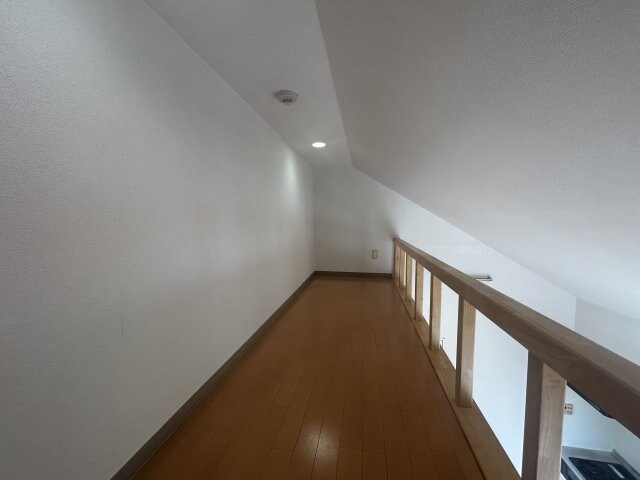 アネシスコート門口の物件内観写真