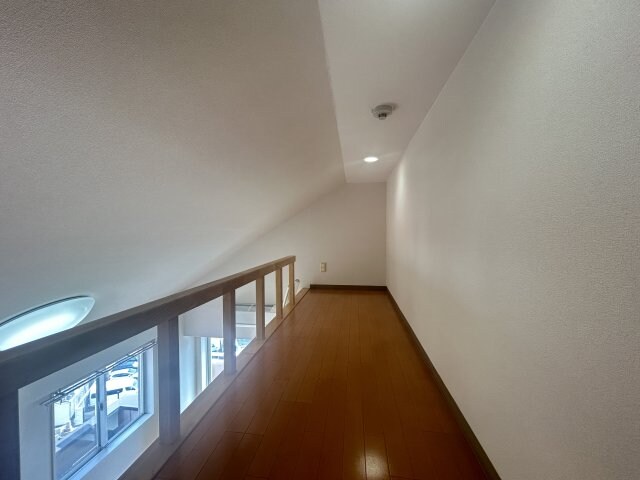 アネシスコート門口の物件内観写真