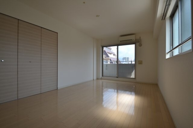 エスティ・ロアール神戸西の物件内観写真