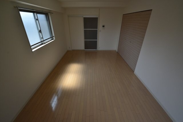 エスティ・ロアール神戸西の物件内観写真