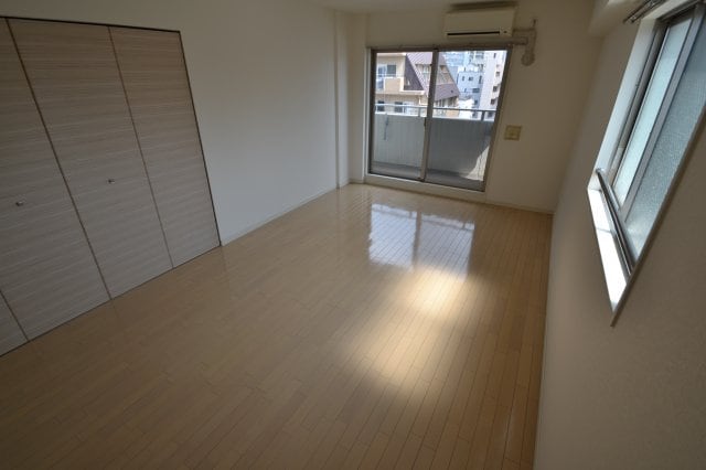 エスティ・ロアール神戸西の物件内観写真