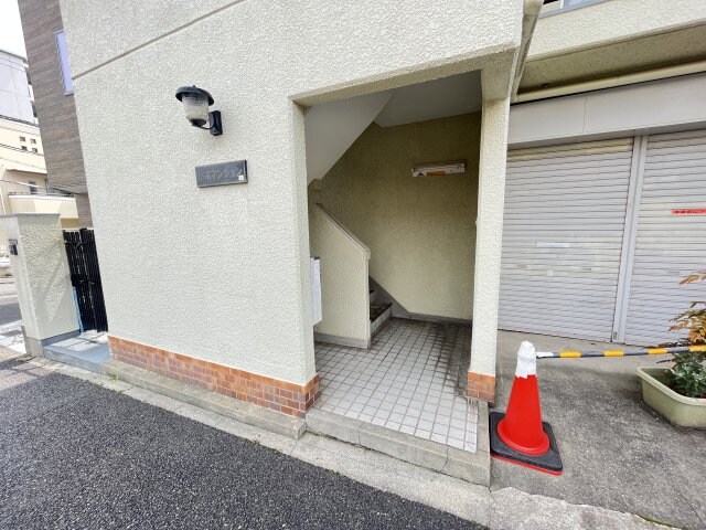 小泉マンションの物件外観写真