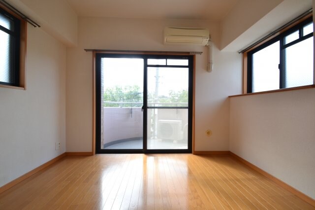 プレサンス神戸裁判所前の物件内観写真