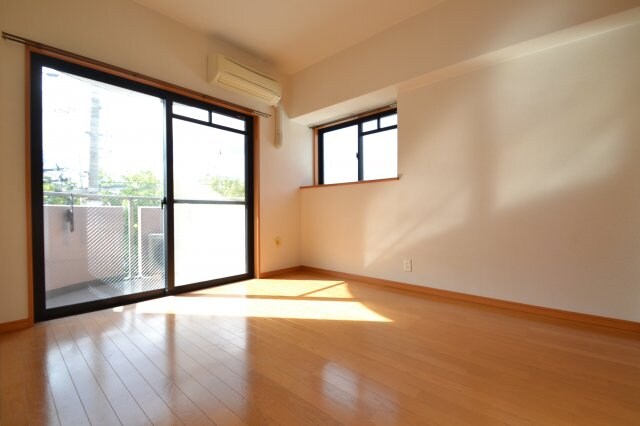 プレサンス神戸裁判所前の物件内観写真