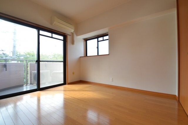 プレサンス神戸裁判所前の物件内観写真