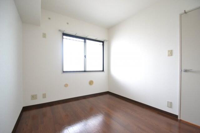 ストークコートの物件内観写真