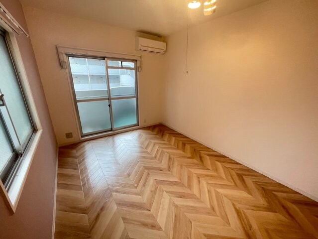 シャトラン弓木二番館の物件内観写真