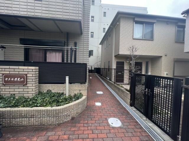 セトル月見山の物件外観写真