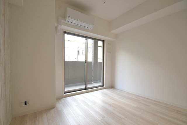 ワールドアイ神戸湊町の物件内観写真