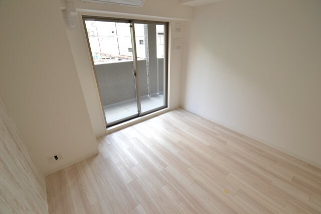 ワールドアイ神戸湊町の物件内観写真