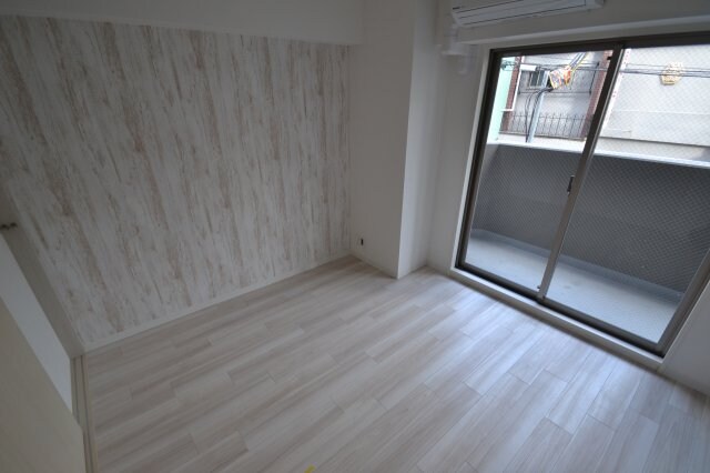 ワールドアイ神戸湊町の物件内観写真