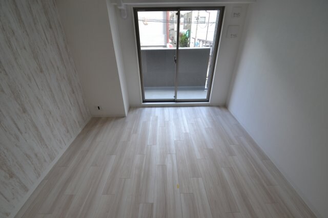 ワールドアイ神戸湊町の物件内観写真