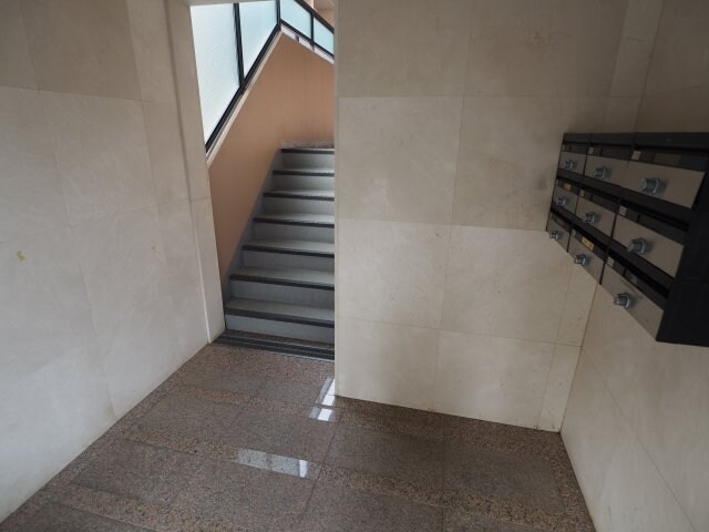 ハイネス岡本の物件外観写真