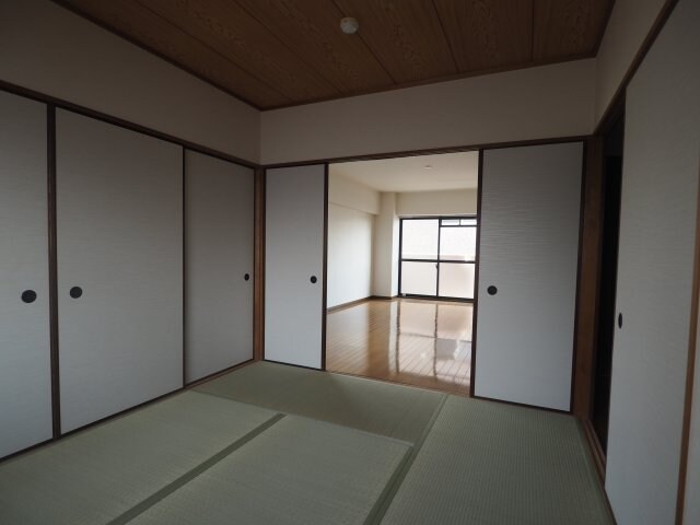 ハイネス岡本の物件内観写真