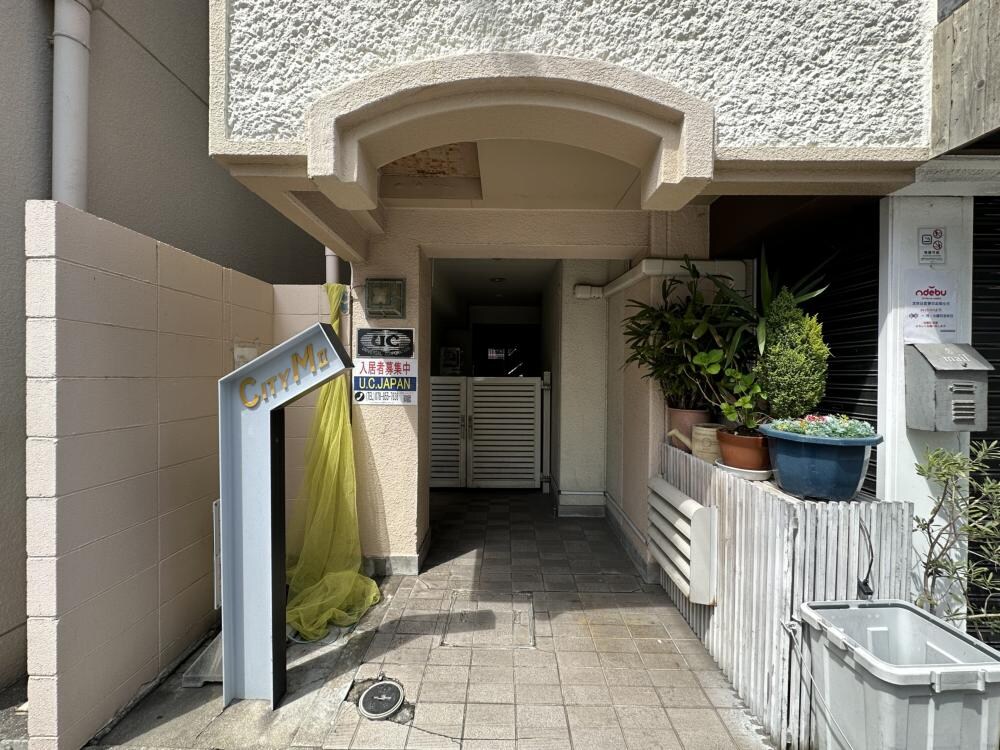 シティーM2の物件外観写真