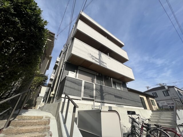 LAUREUS KUGA（ローレウス陸）の物件外観写真