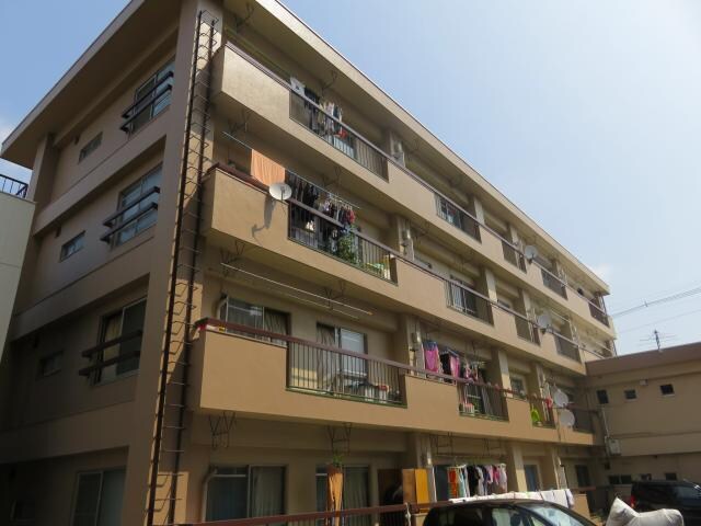 守谷マンションの物件外観写真