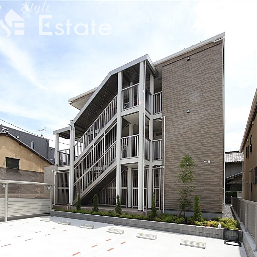 ノアズ　アークの物件外観写真