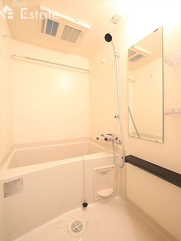 ディアレイシャス名古屋太閤通IIIの物件内観写真