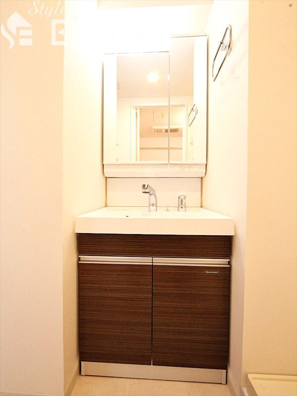 エステシア名駅の物件内観写真