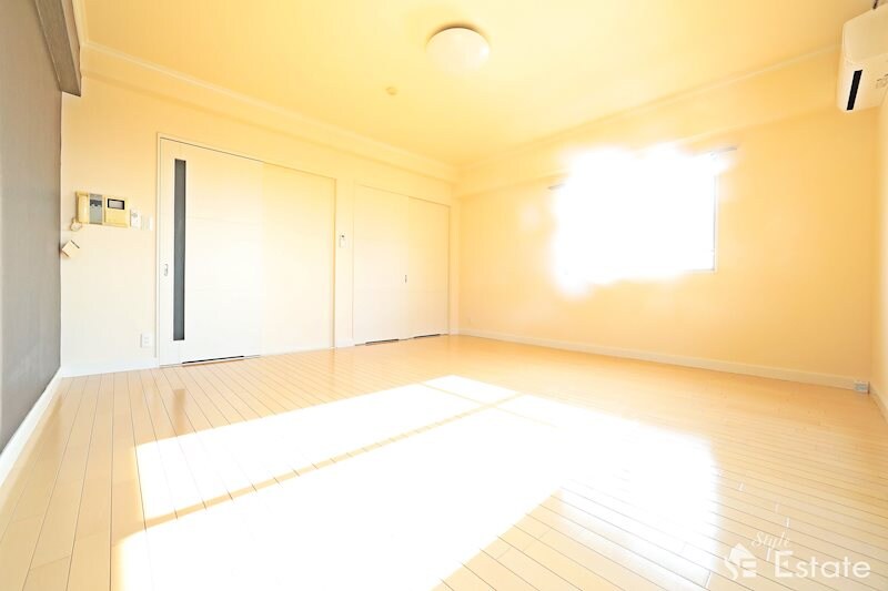 リバーフロントレジデンスの物件内観写真