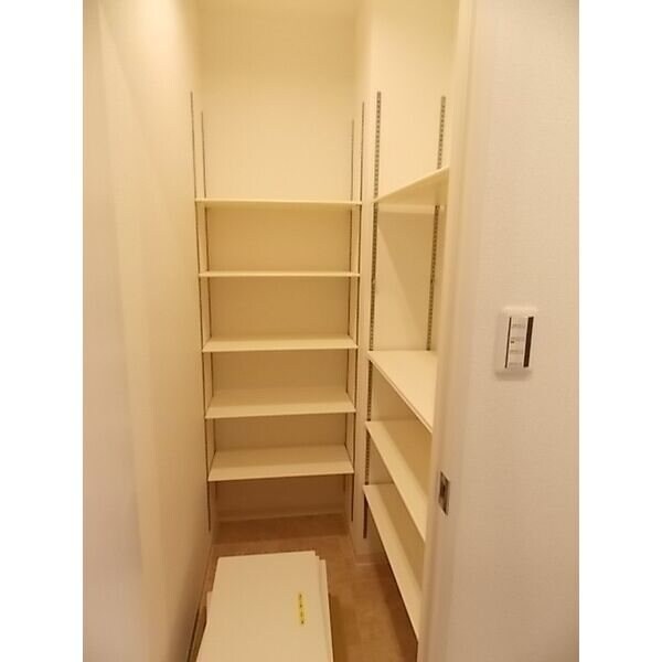 グランシャトゥ那古野の物件内観写真