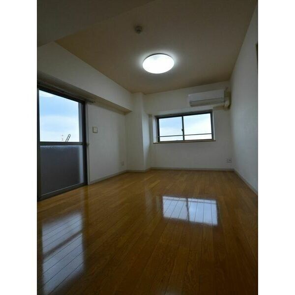 クイーンズ・スクエアの物件内観写真