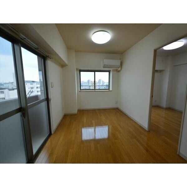 クイーンズ・スクエアの物件内観写真