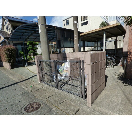 センチュリーヒガシノの物件外観写真