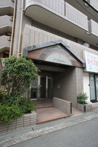 メゾンドールの物件外観写真