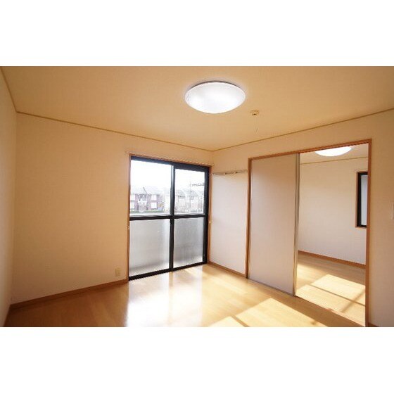 リビングタウン西浦の物件内観写真