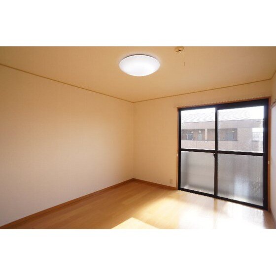 リビングタウン西浦の物件内観写真