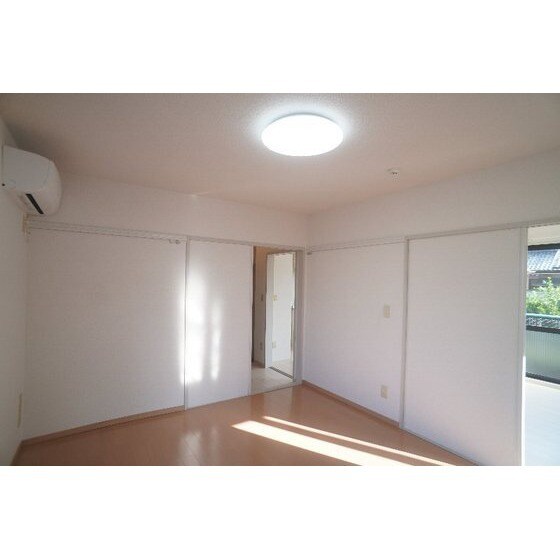 ラ・プリムヴェールＡ棟の物件内観写真