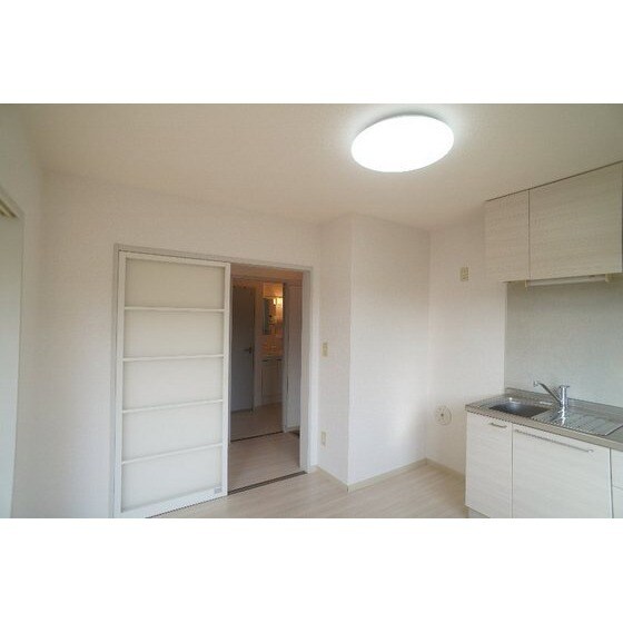 ラ・プリムヴェールＡ棟の物件内観写真