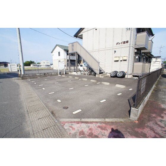 グレイ飯塚の物件外観写真